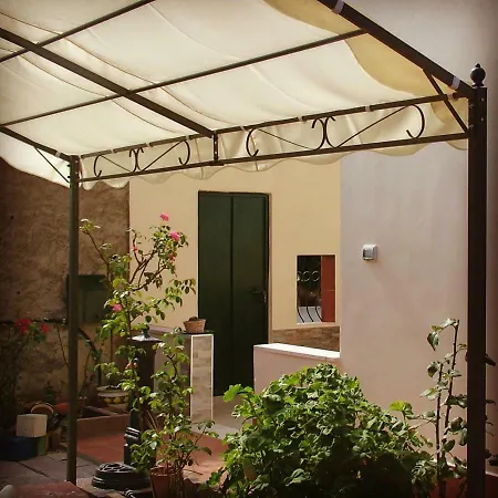 Alojamento de Acomodação e Pequeno-almoço Il Coccio Nuoro (Sardinia)